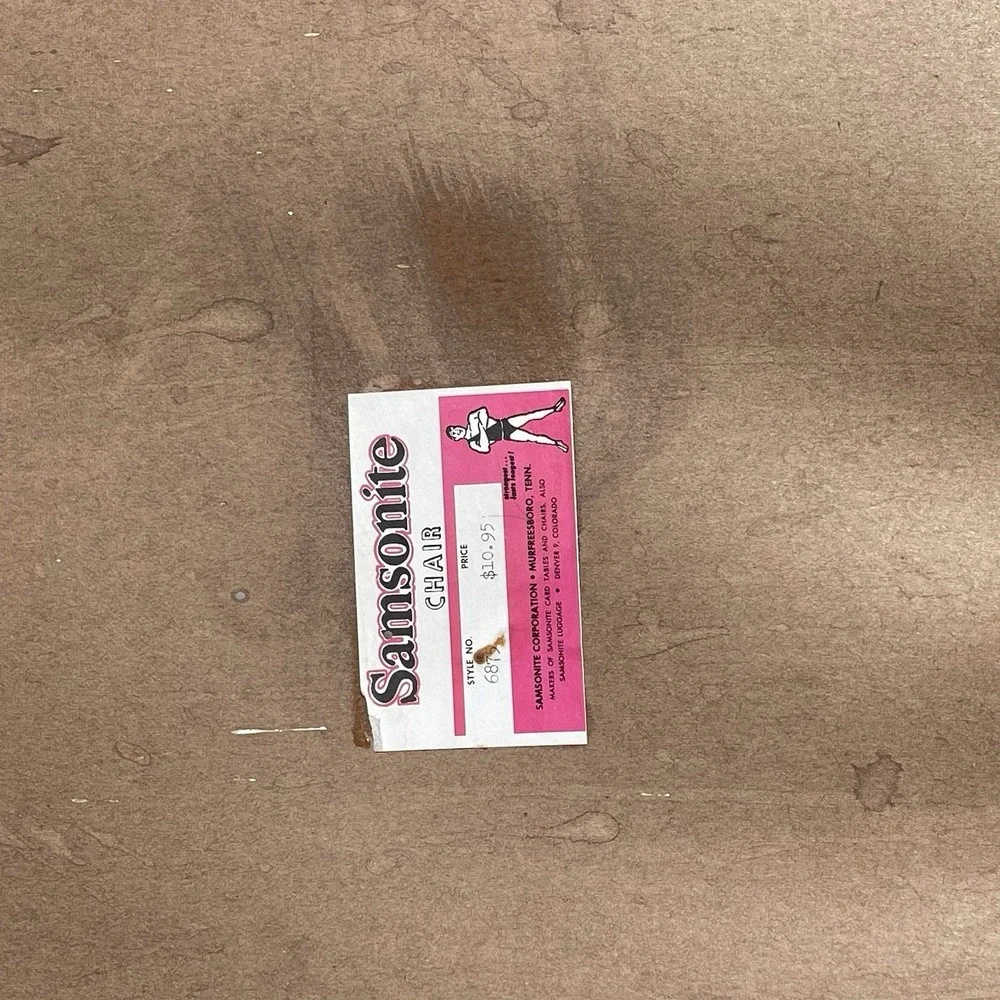 Samsonite has beige set